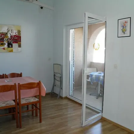 In Mit Eigenem Balkon Und Meerblick By Interhome 巴斯卡